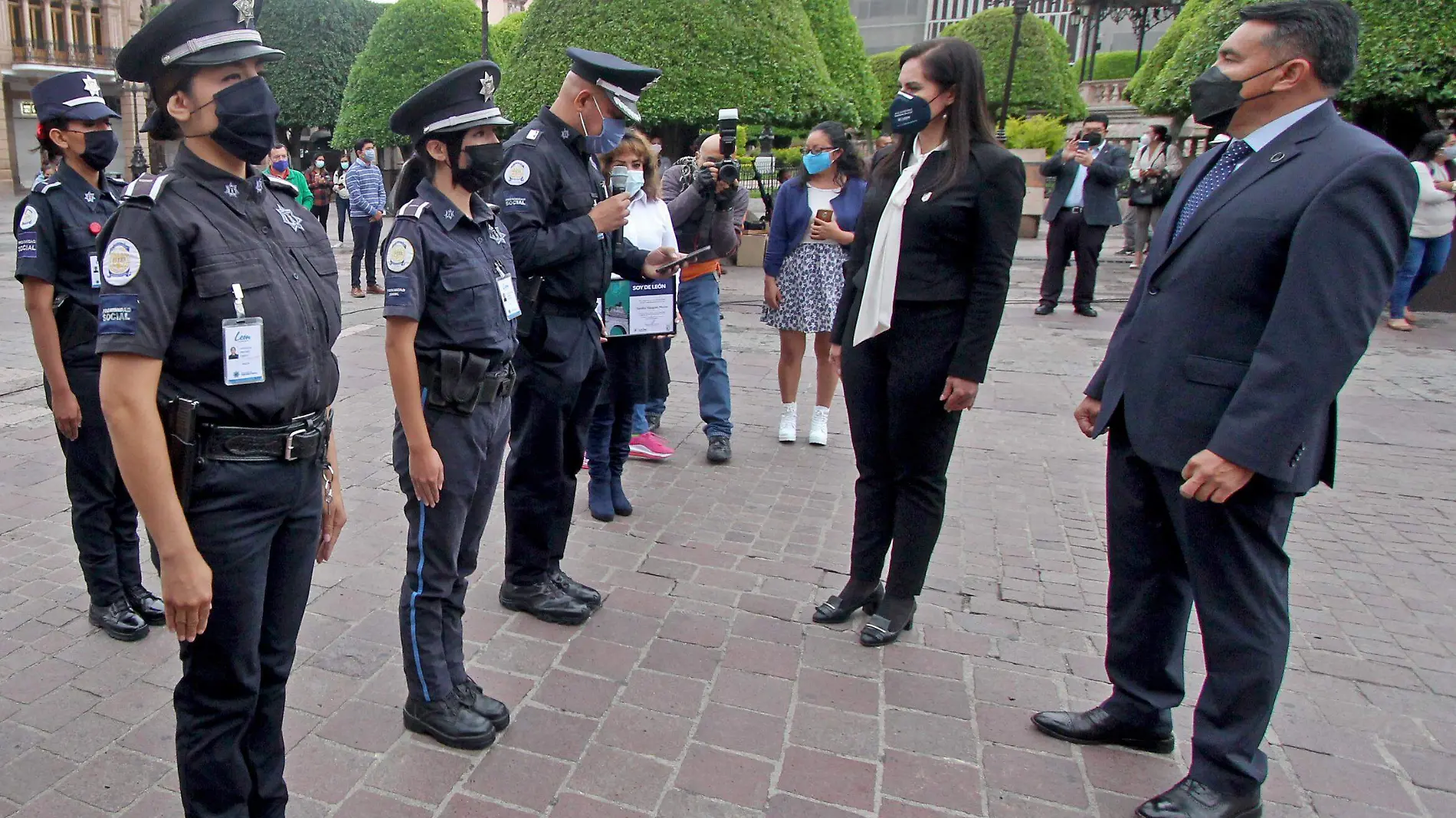 FCO MEZA - POLICIAS (1)